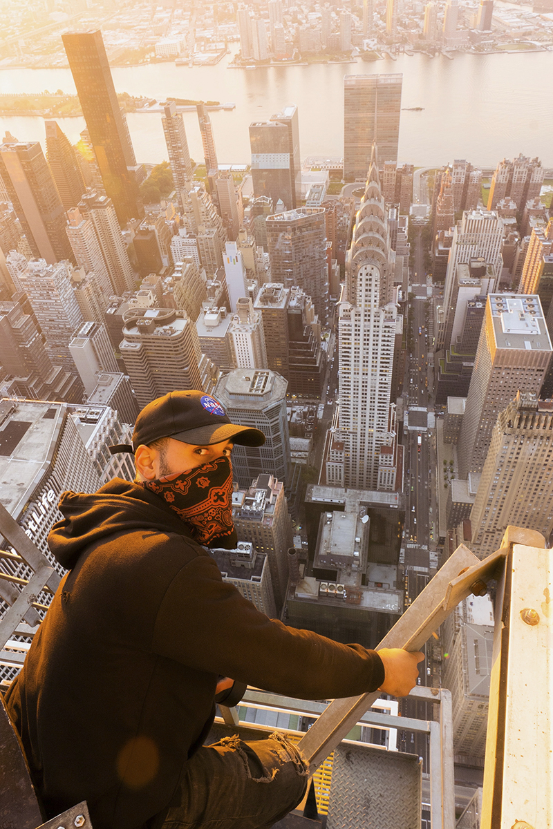 Drifter Shoots looking back while in NYC afternoon